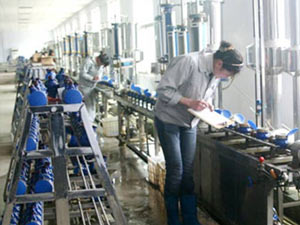 黄瓜视频污儀表檢測車間